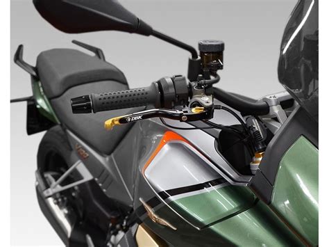 Coppia di leve frizione e freno personalizzate su una KTM Duke 390