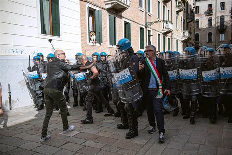 Proteste e manifestazioni per la giustizia dopo l'incidente