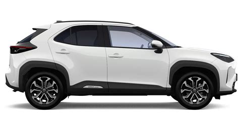 Toyota Yaris Cross vista laterale con nuovi cerchi