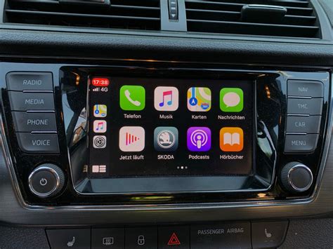 Schermo infotainment Skoda Fabia con Apple CarPlay
