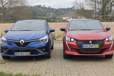 Tabella comparativa prezzi e allestimenti Renault Clio vs Peugeot 208