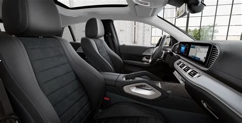 Interni Mercedes-Benz GLE Coupé con doppio schermo