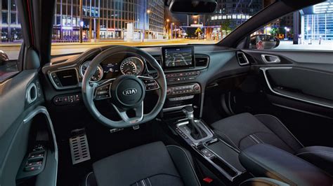 Interni Kia ProCeed con schermo 8 pollici