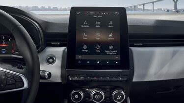 Interfaccia del sistema multimediale Renault con opzioni di aggiornamento