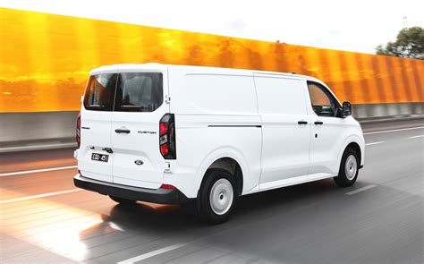 Ford Transit Custom con porte posteriori aperte