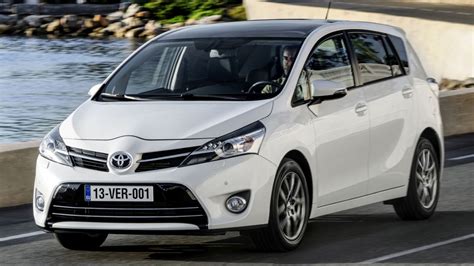 Toyota Verso vista frontale