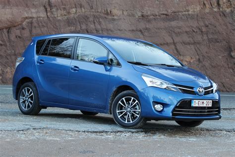 Toyota Verso vista posteriore