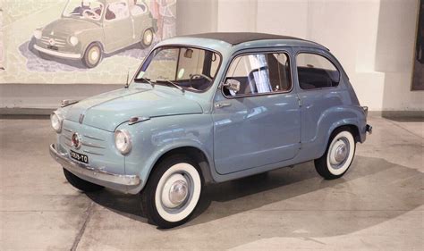 Fiat 600 storica in strada
