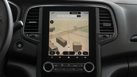 Interni Renault Mégane Sporter con schermo verticale