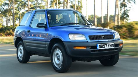 Toyota RAV4 2000 in azione