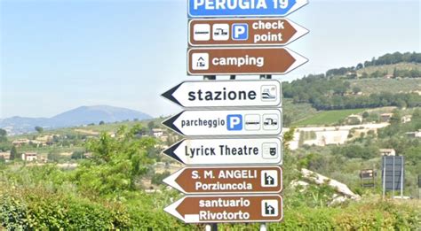 segnaletica stradale e cartelli pubblicitari