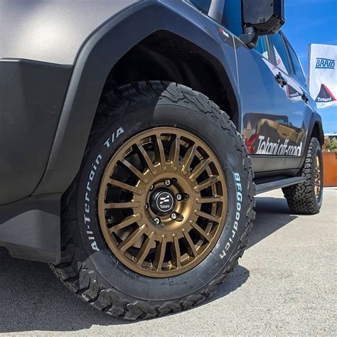 Cerchi Braid su un veicolo Toyota in azione off-road