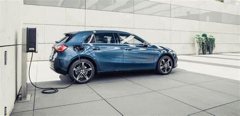 Mercedes Classe A 250 e EQ Power vista laterale