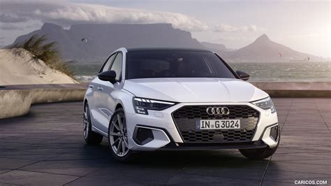 Audi S3 Sportback Bianco Ghiaccio in movimento