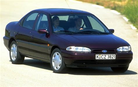 Ford Mondeo 1996 posteriore