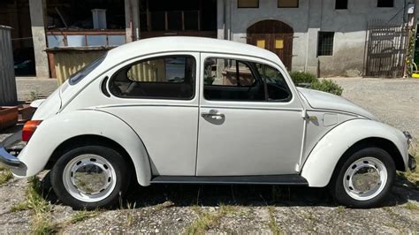 Volkswagen Maggiolino in una mostra
