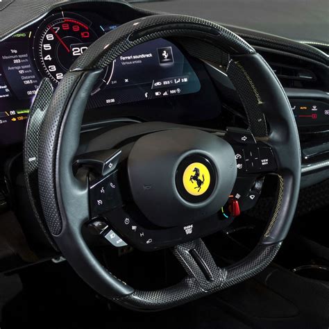 Volante sportivo in fibra di carbonio