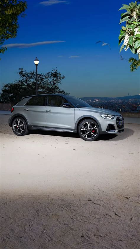 Audi A1 allstreet vista laterale in città