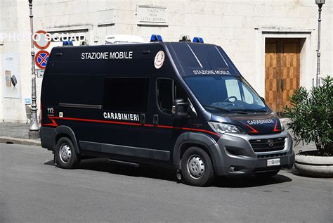 Vecchi veicoli Carabinieri in dismissione