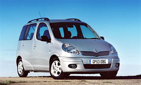 Toyota Yaris Verso motore
