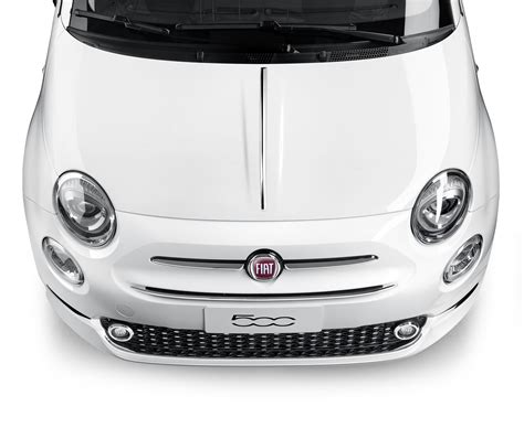 Fiat 500 con baffo cromato sul cofano