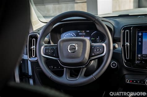 Interni minimalisti e tecnologici della Volvo XC40