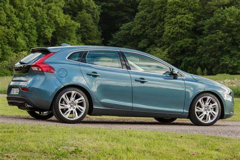 Volvo V40 D2 su strada