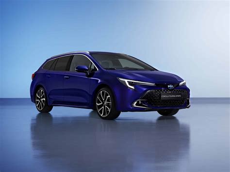Listino prezzi della Toyota Corolla Hybrid, con dettagli delle versioni 1.8 e 2.0