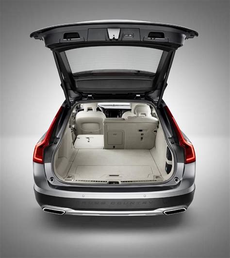 Bagagliaio Volvo V40 Cross Country con sedili abbassati