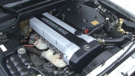 Motore Mercedes-Benz M104 24 valvole