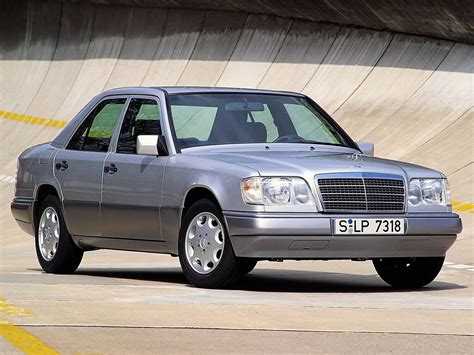 Mercedes-Benz W124 restyling frontale