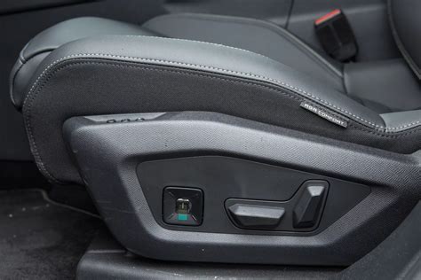 Interni Peugeot 3008 con sedili massaggianti