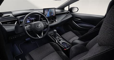 Interni della Toyota Corolla Touring Sports con nuovo display
