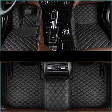 Vista esplosa di vari accessori per interni auto: tappetini, coprisedili, organizer