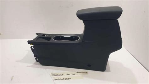 Renault Captur interno con bracciolo