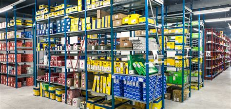 Magazzino ricambi auto