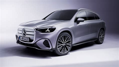 Mercedes GLC in ambiente naturale