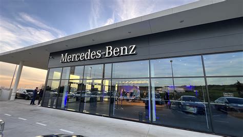 concessionario Mercedes moderno e accogliente ad Ancona