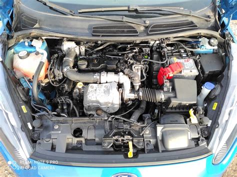 Ford C-Max vano motore aperto