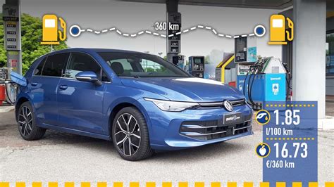 Interni di una Volkswagen Golf ibrida