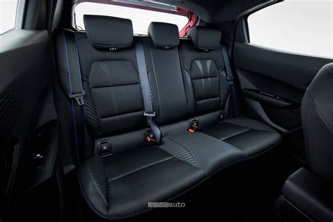 Interni Renault Modus con sedili posteriori abbassati