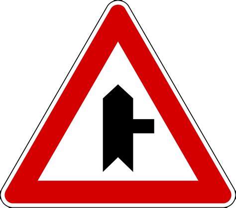 Segnale di precedenza a destra