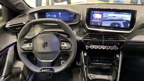 Peugeot 208 interni i-Cockpit