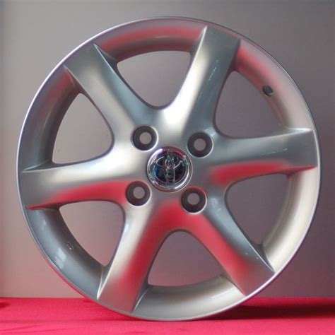 Toyota Yaris 2008 con cerchi in lega