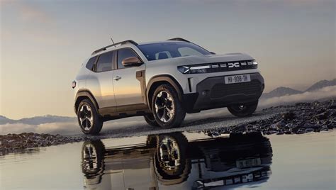 Dacia Duster 2026 frontale con fari a Y