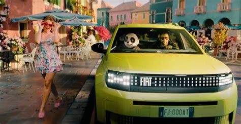 Shaggy con la nuova Fiat Grande Panda