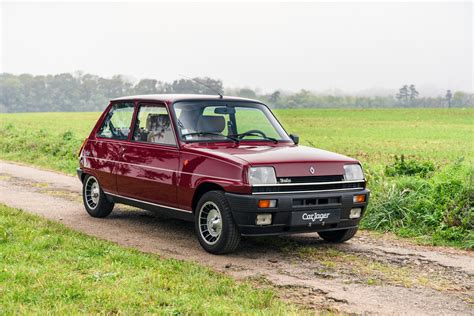Disegno tecnico della Renault 5 Alpine Turbo