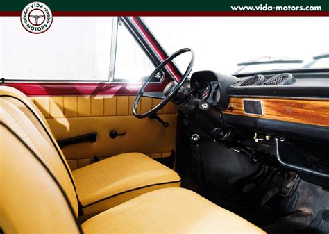 Dettaglio degli interni di una Fiat 127 prima serie restaurata