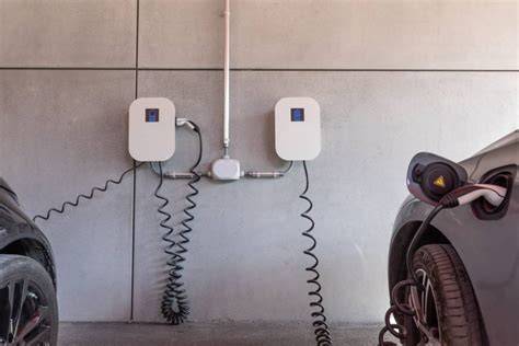 Immagine di una wallbox installata in un garage privato