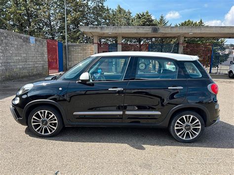 Vista laterale Fiat 500L Cross